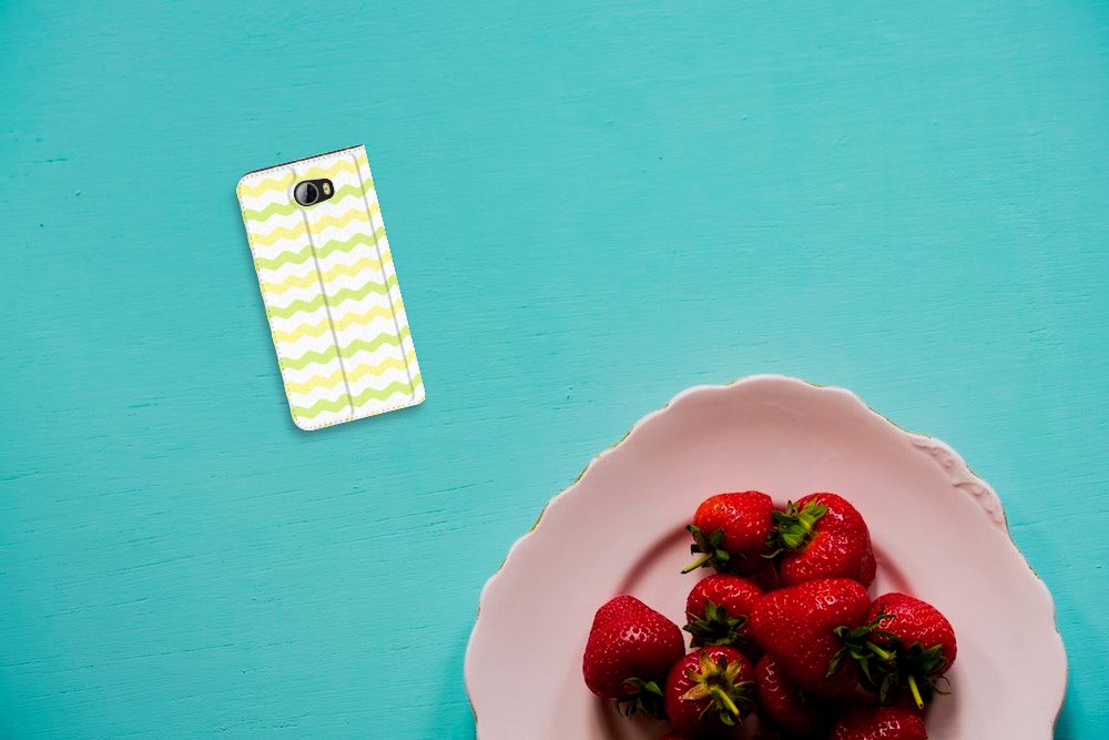 Huawei Y5 2 | Y6 Compact Hoesje met Magneet Waves Yellow
