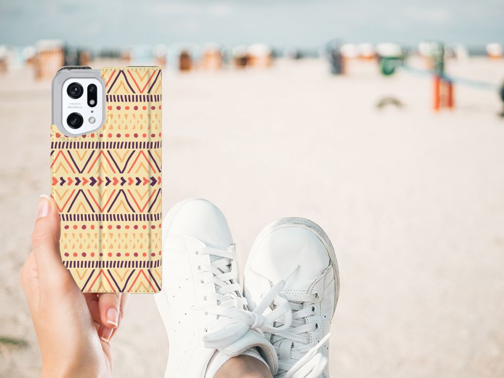 OPPO Find X5 Pro Hoesje met Magneet Aztec Yellow - B2C Telecom