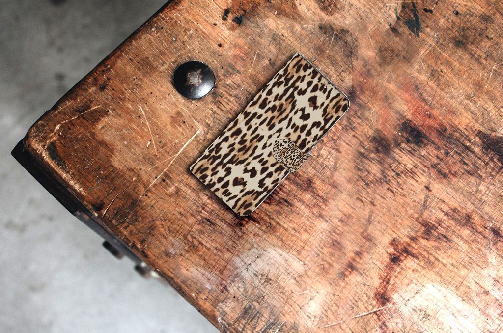 Samsung Galaxy S22 Plus Telefoonhoesje met Pasjes Leopard