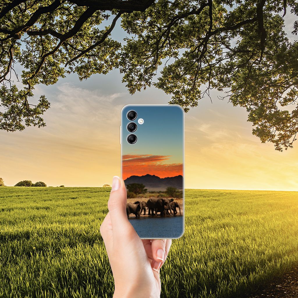 Samsung Galaxy A14 5G TPU Hoesje Olifanten met afbeelding van olifanten in een natuurlijke omgeving.