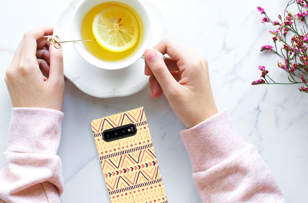 Samsung Galaxy S10 Hoesje met Magneet Aztec Yellow