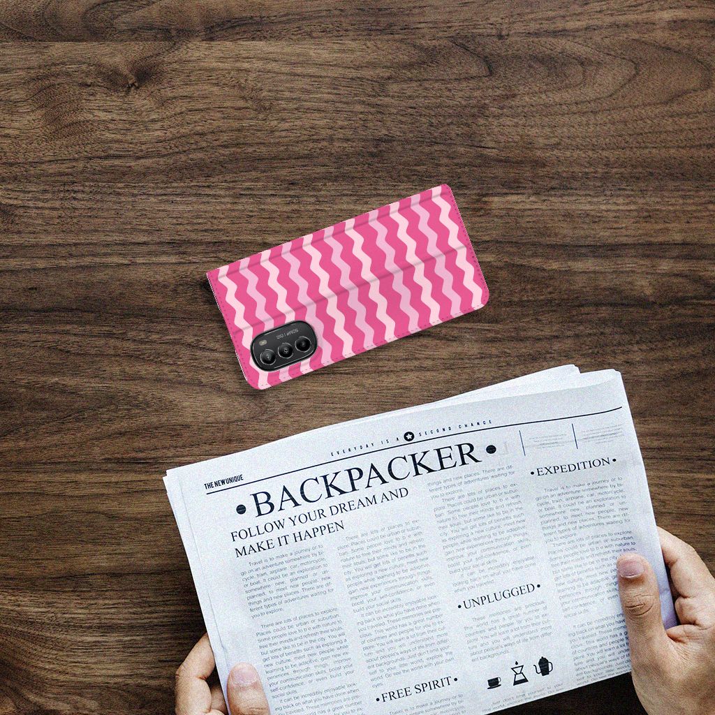 Motorola Moto G52 | Moto G82 Hoesje met Magneet Waves Pink - B2C Telecom