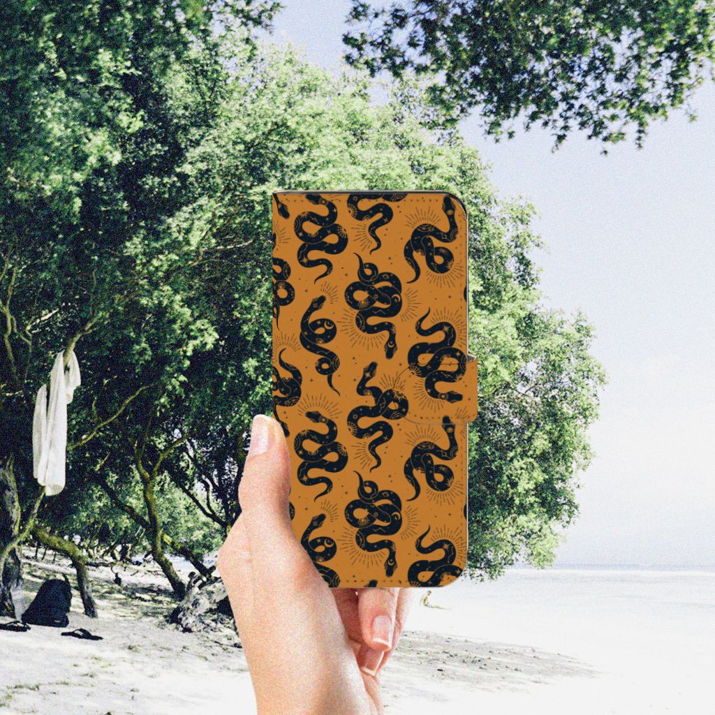 Telefoonhoesje met Pasjes voor Motorola Moto G53 Snakes