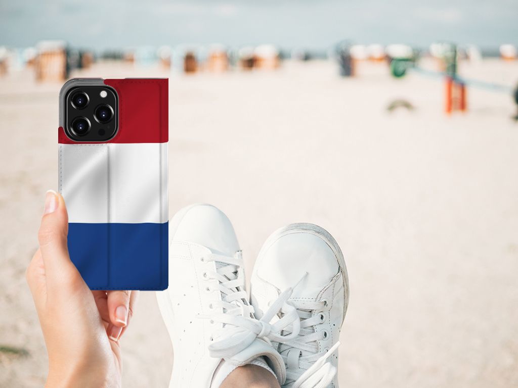 iPhone 13 Pro Standcase Nederlandse Vlag - B2C Telecom