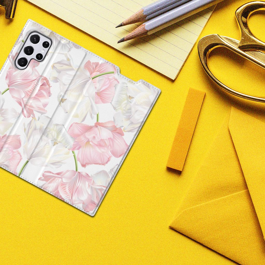 Samsung Galaxy S22 Ultra Smart Cover Lovely Flowers - B2C Telecom