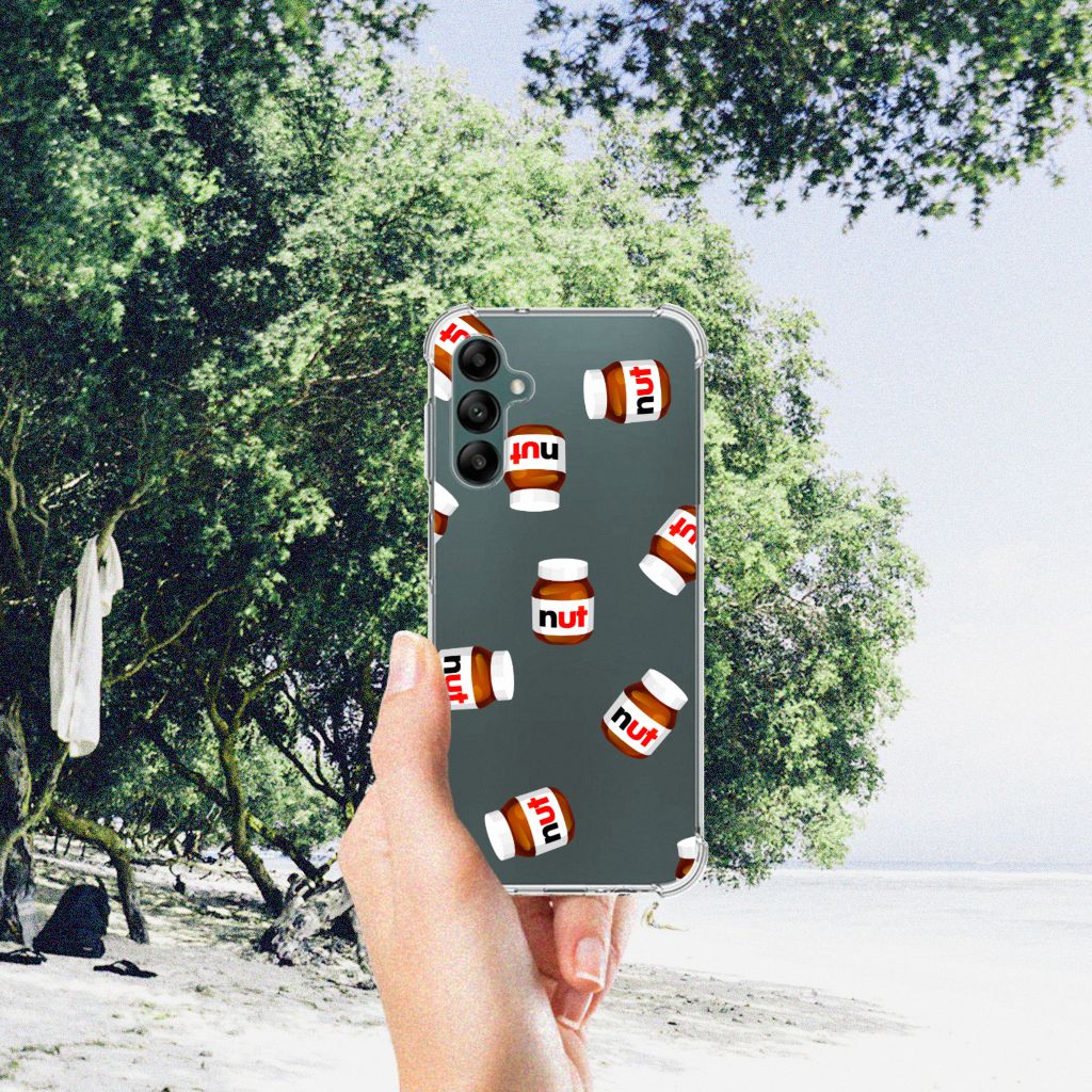Samsung Galaxy A14 5G/4G Beschermhoes Nut Jar met uniek Nut Jar design in hand op het strand