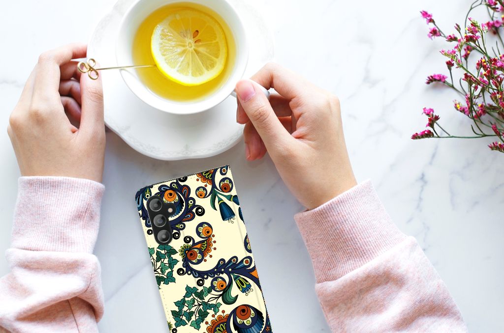 Telefoon Hoesje Samsung Galaxy A14 5G Barok Flower met bloemen en ogen op een tafel naast een kopje thee.