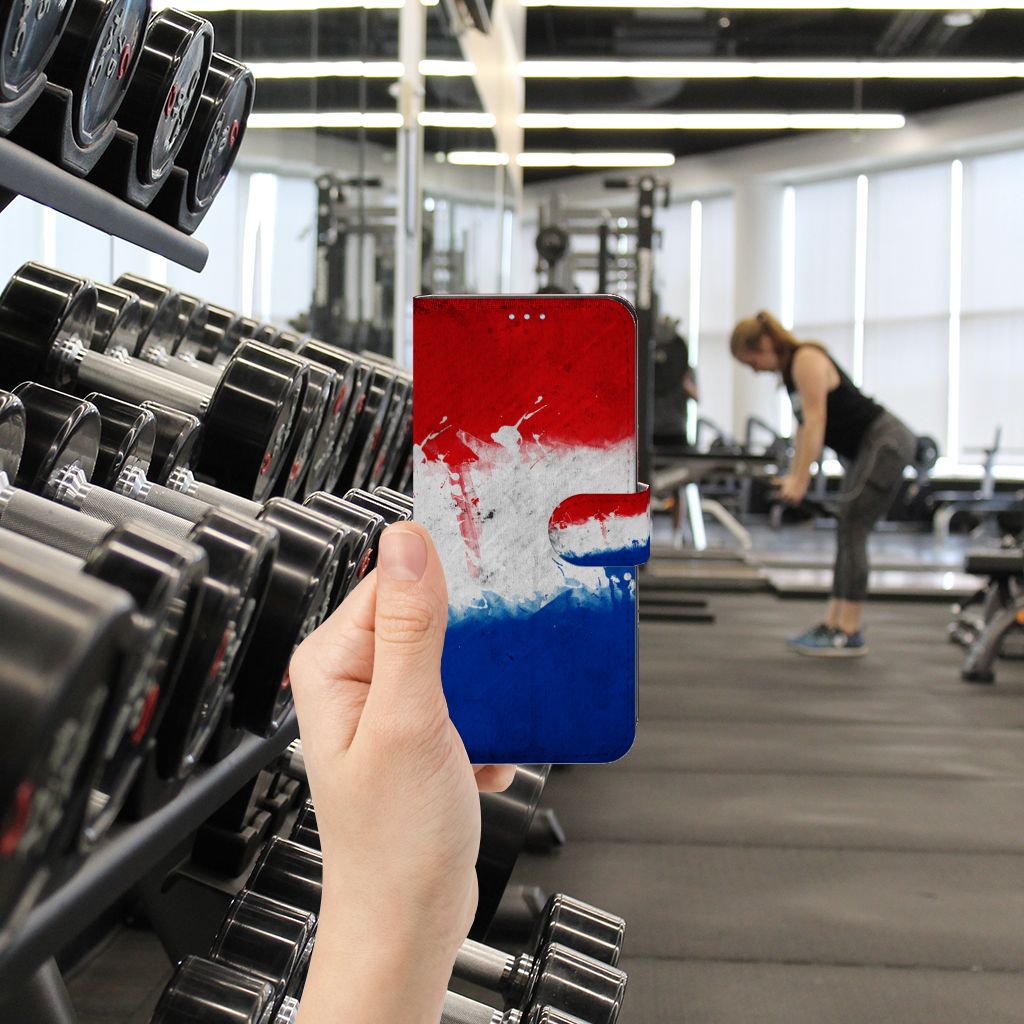 Samsung Galaxy A21s Bookstyle Case Nederland met Nederlandse vlag in gym omgeving