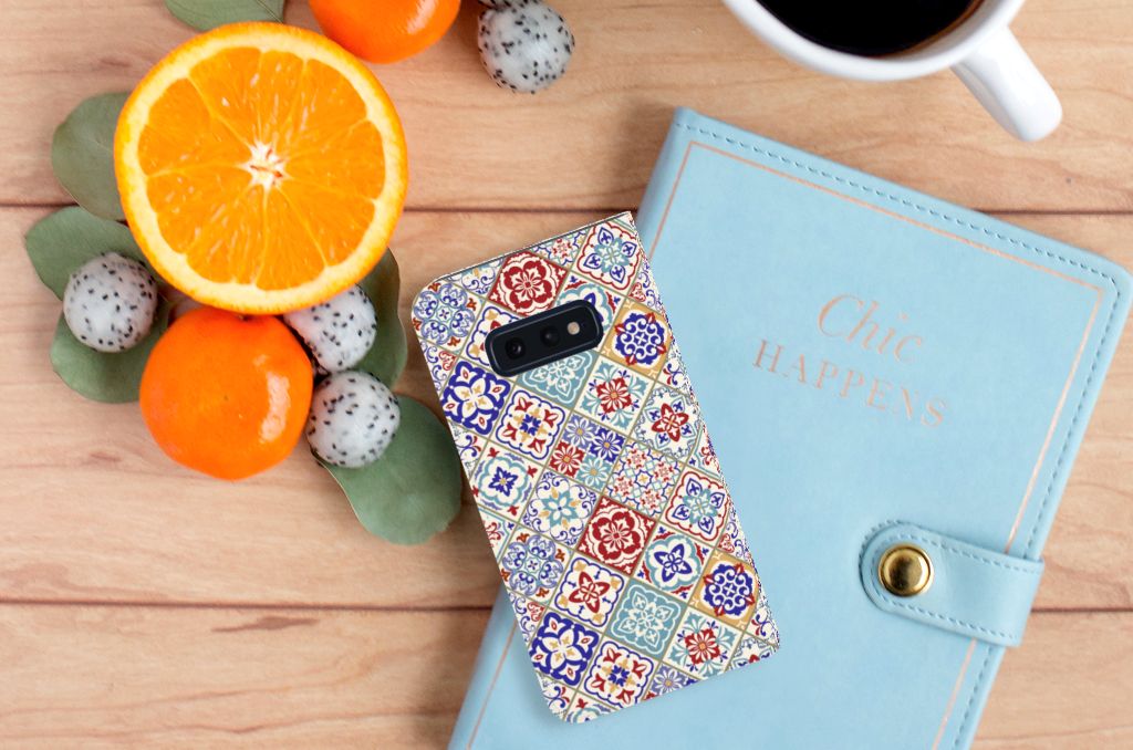 Samsung Galaxy S10e Standcase Tiles Color