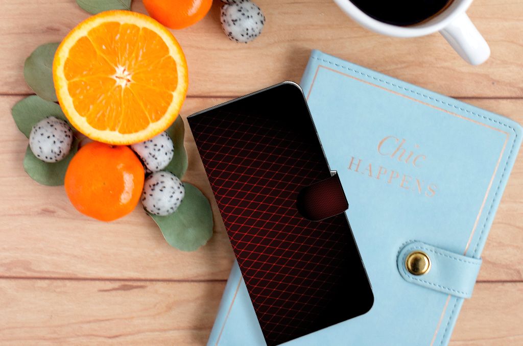Xiaomi Redmi 10C Telefoon Hoesje Geruit Rood met fruit en notitieboekje op houten tafel