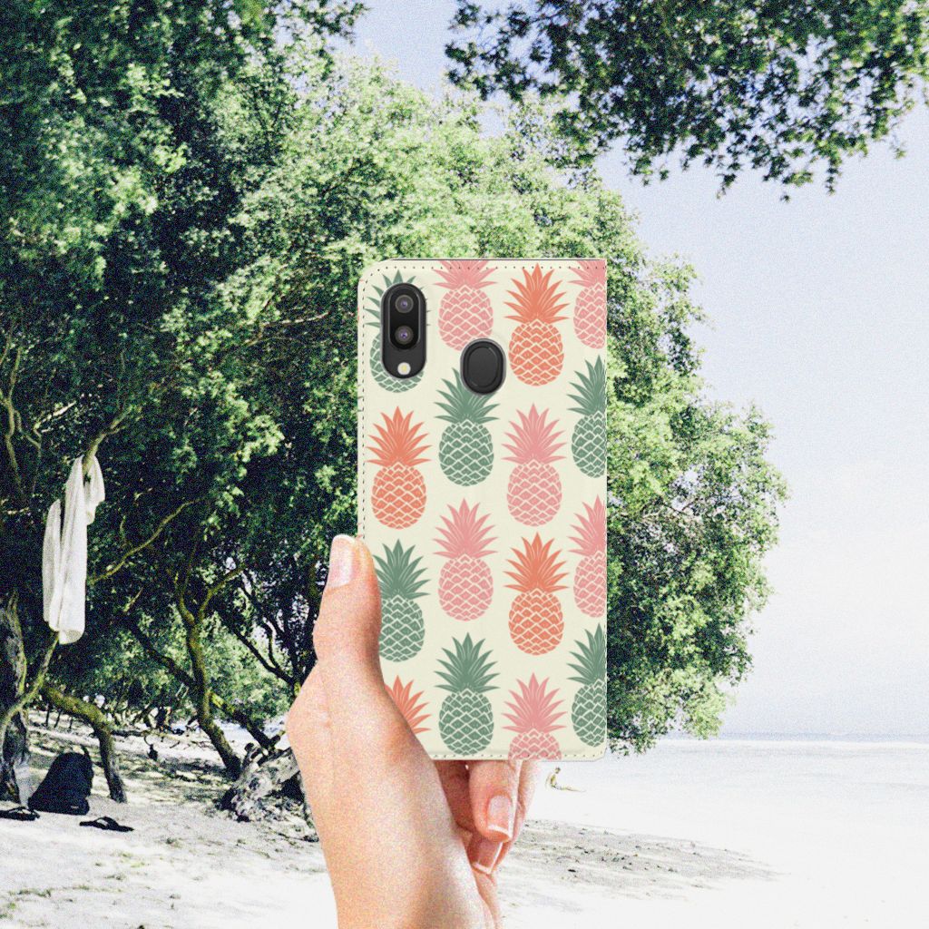 Samsung Galaxy M20 Flip Style Cover Ananas