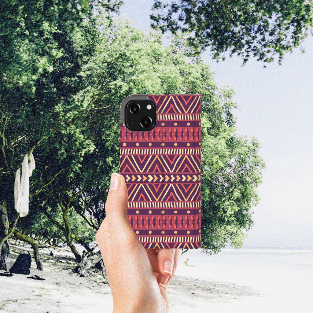 iPhone 13 Hoesje met Magneet Aztec Paars