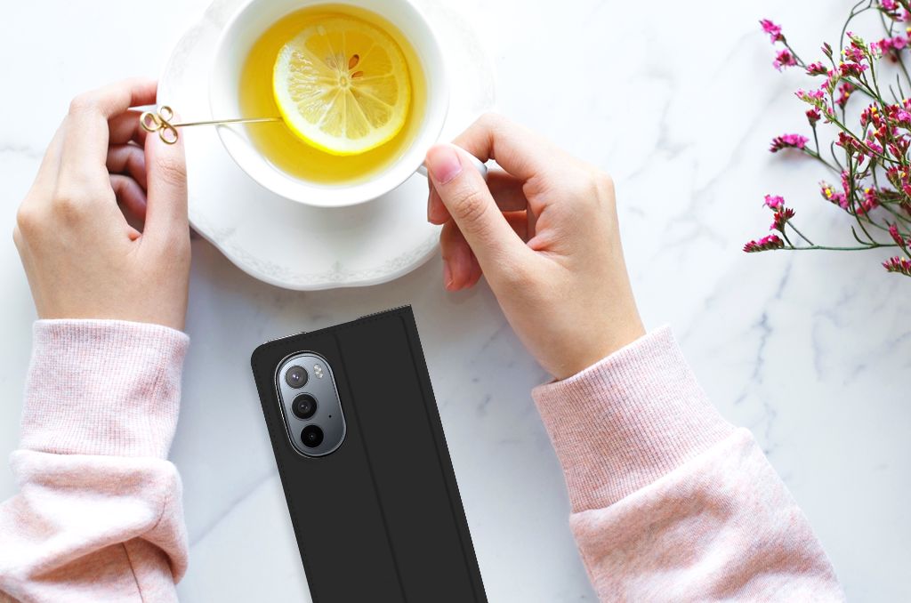 Motorola Edge 30 Pro Hoesje met tekst Woke Up - Origineel Cadeau Zelf Maken - B2C Telecom