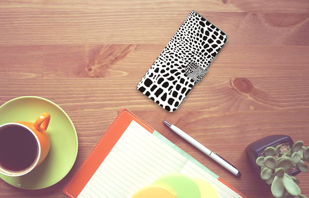 Nokia X30 Telefoonhoesje met Pasjes Slangenprint