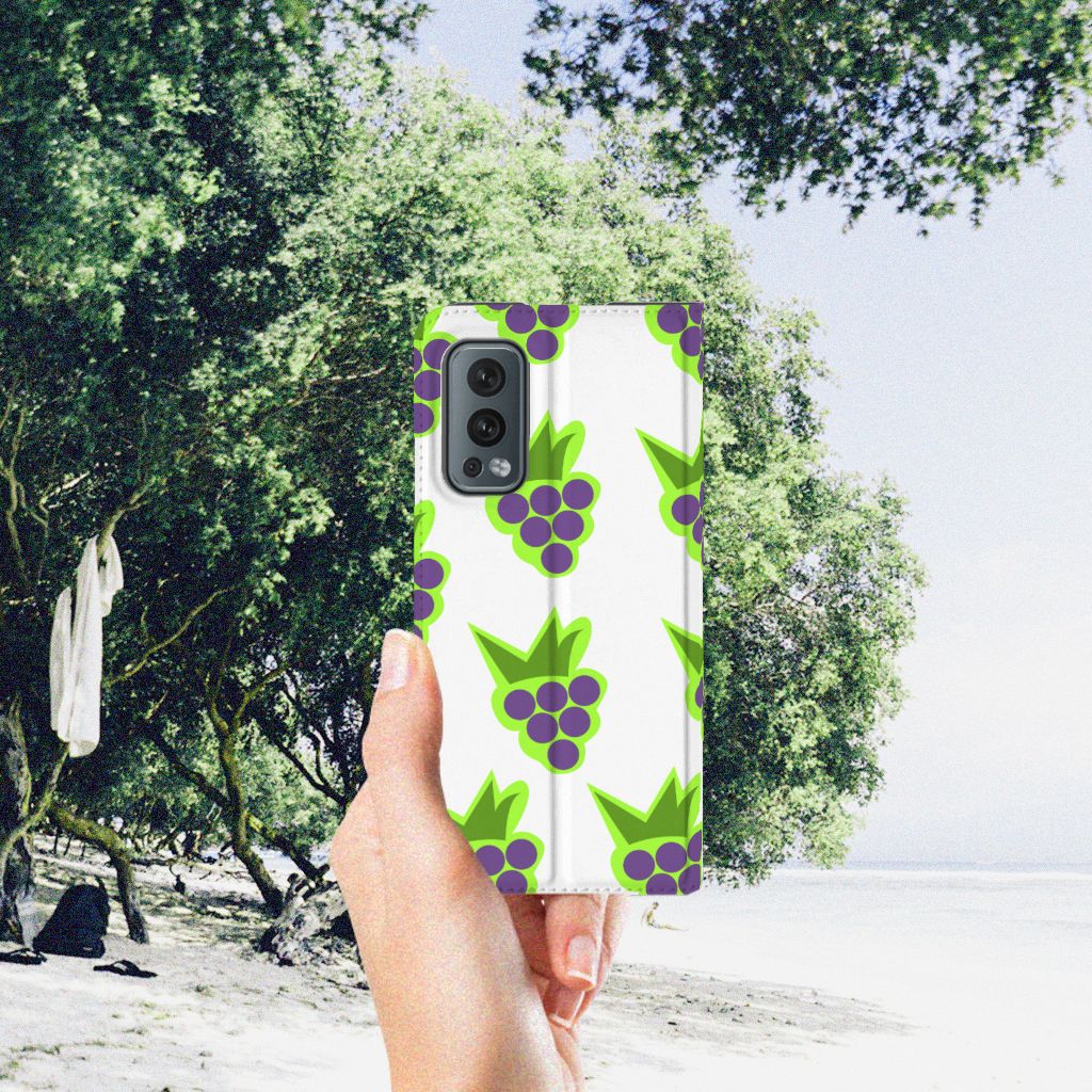 OnePlus Nord 2 5G Flip Style Cover Druiven - B2C Telecom
