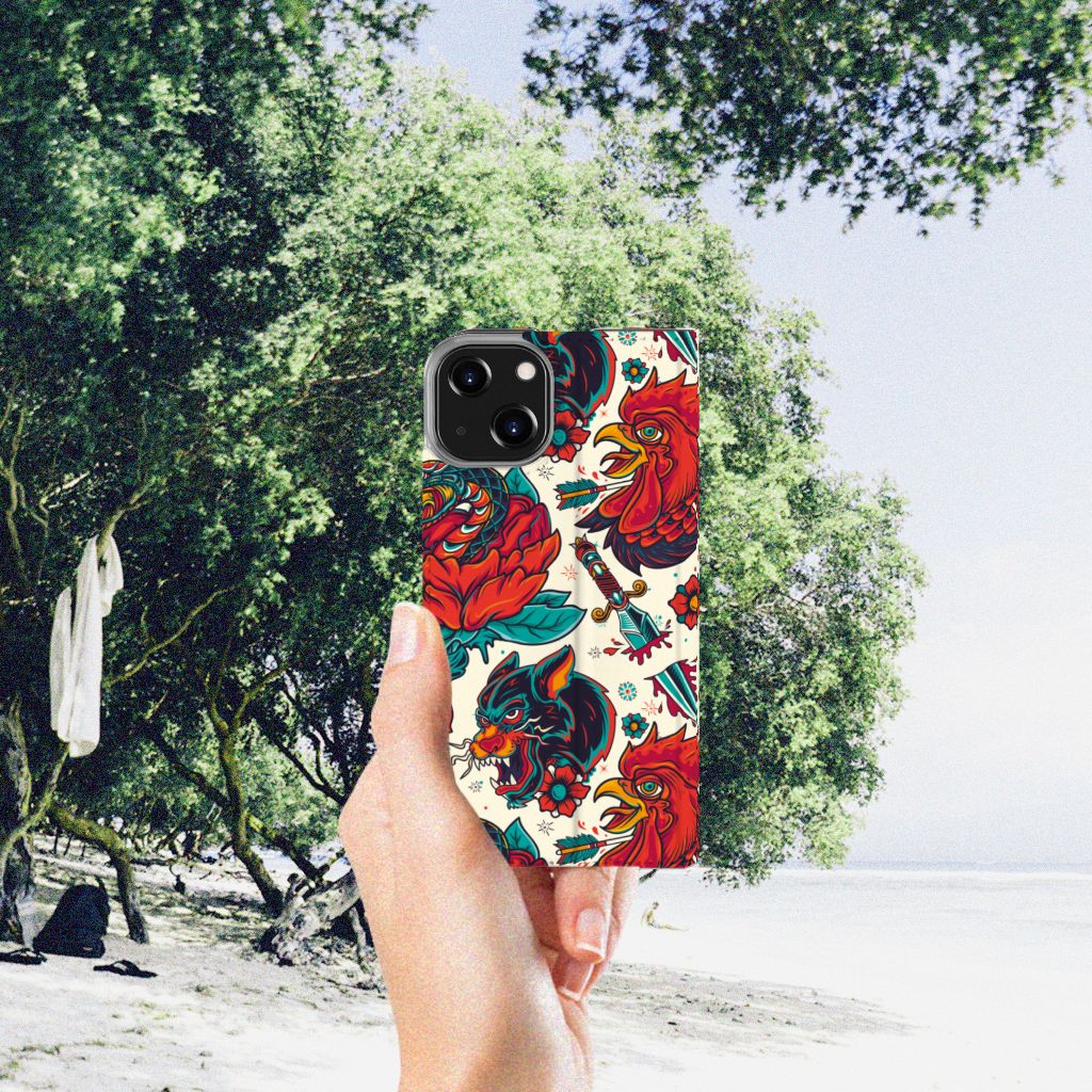 Stand Case voor iPhone 14 Old Skool met vintage tattoo design, perfect voor stijl en functionaliteit.