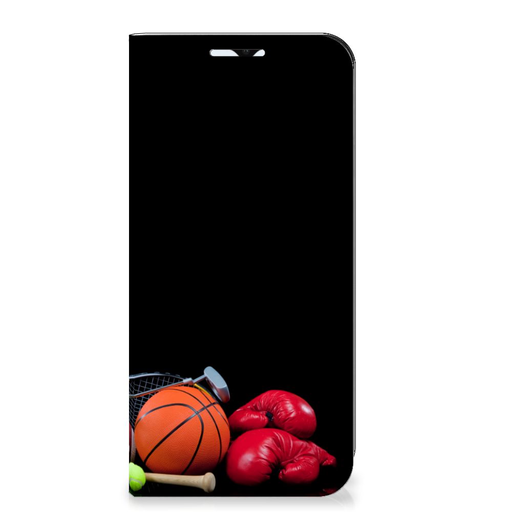 Samsung Galaxy A23 Hippe Standcase Sports met sportuitrusting zoals een basketbal en bokshandschoenen.