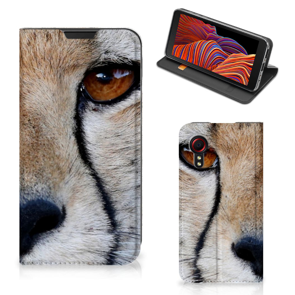 Samsung Galaxy Xcover 5 Hoesje maken Cheetah met close-up van jachtluipaard ogen en stylisch design