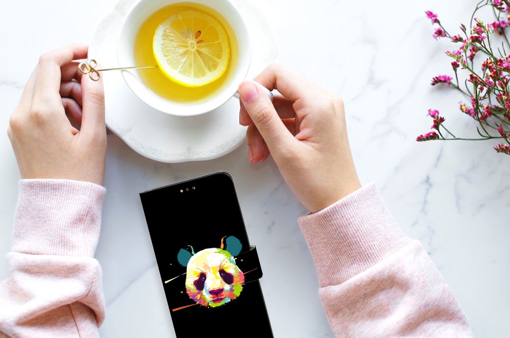 Samsung Galaxy A14 5G Leuk Hoesje Panda Color met kleurrijke panda en een kopje thee.