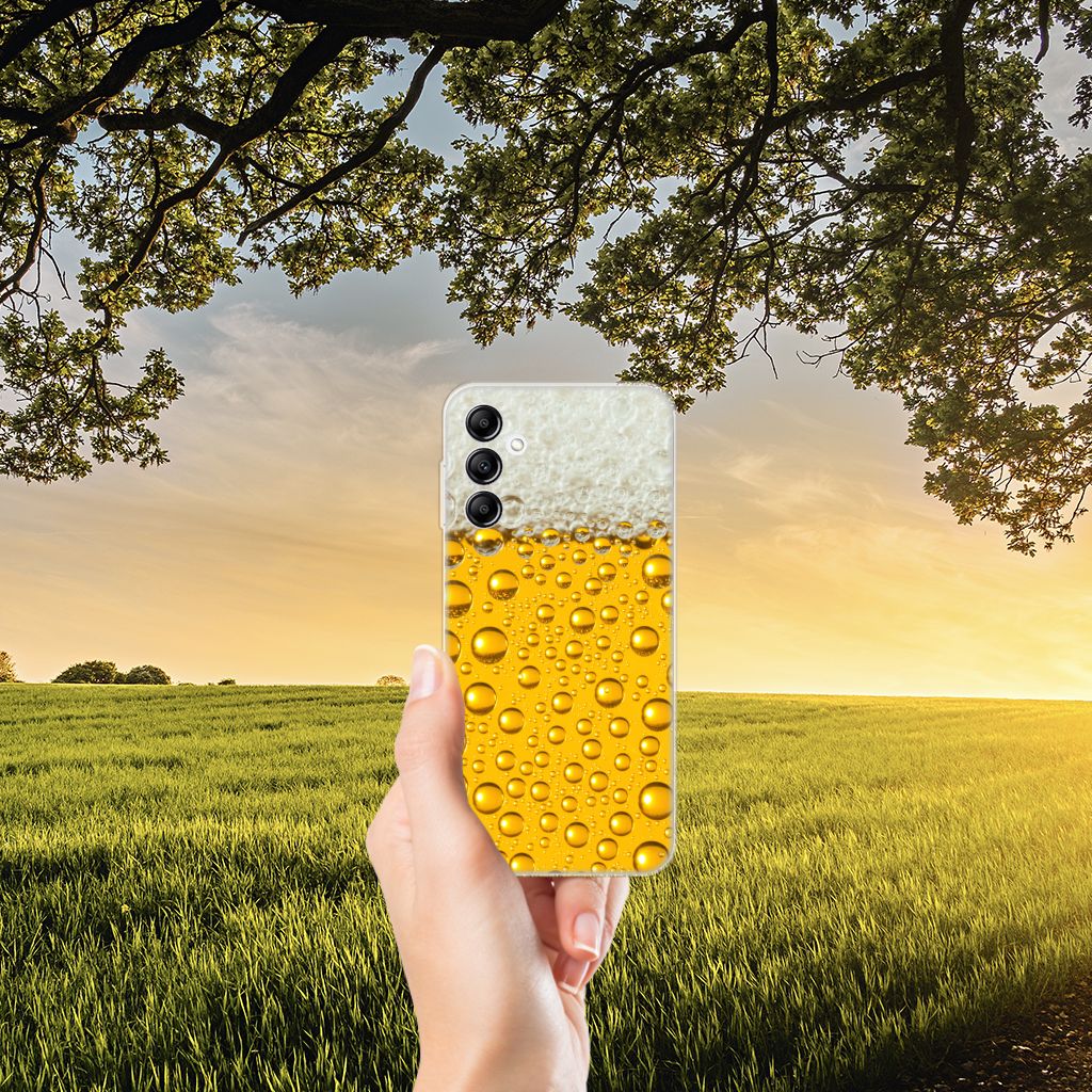 Samsung Galaxy A14 5G Siliconen Case Bier met bierprint in hand voor een zonsondergang