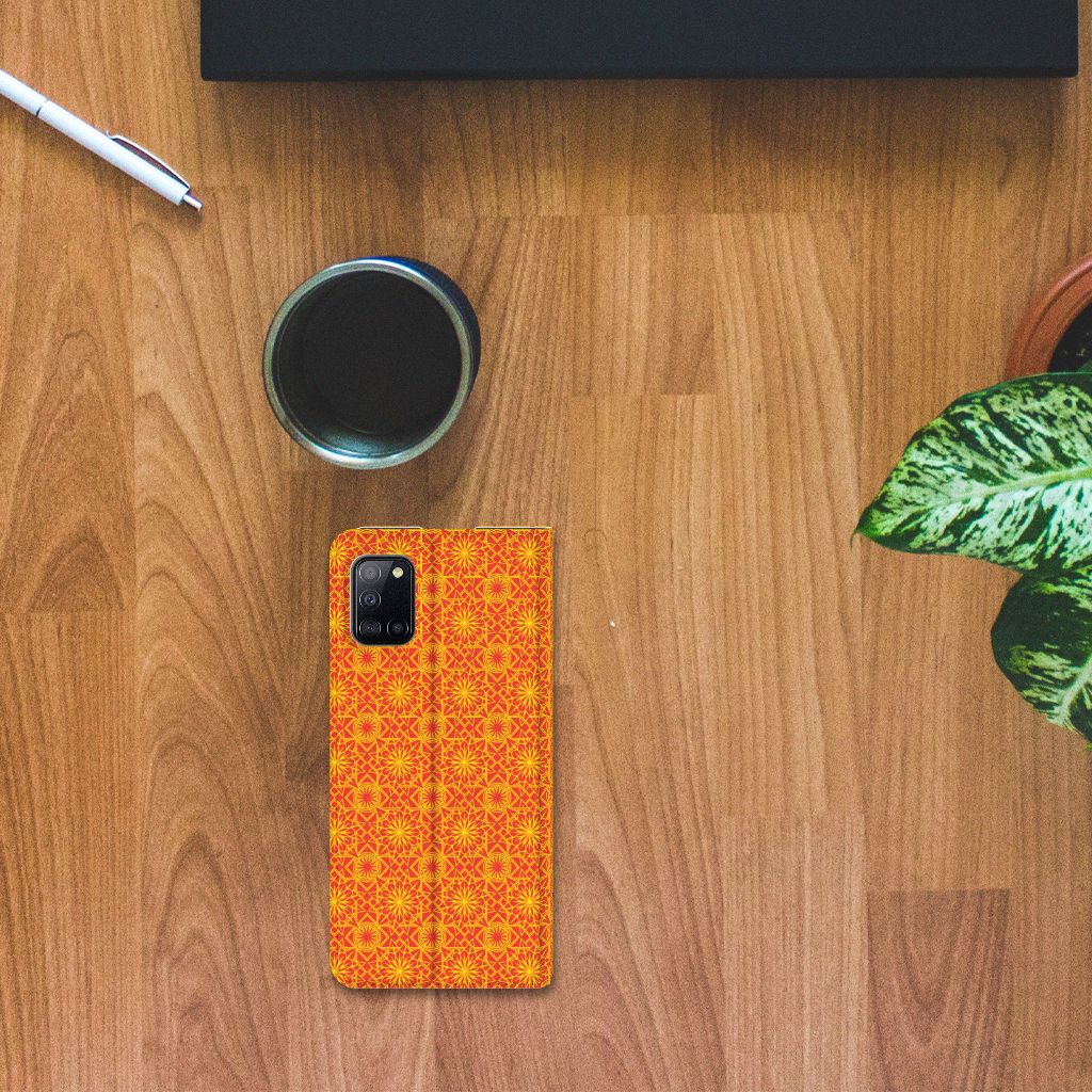 Samsung Galaxy A31 Hoesje met Magneet Batik Oranje