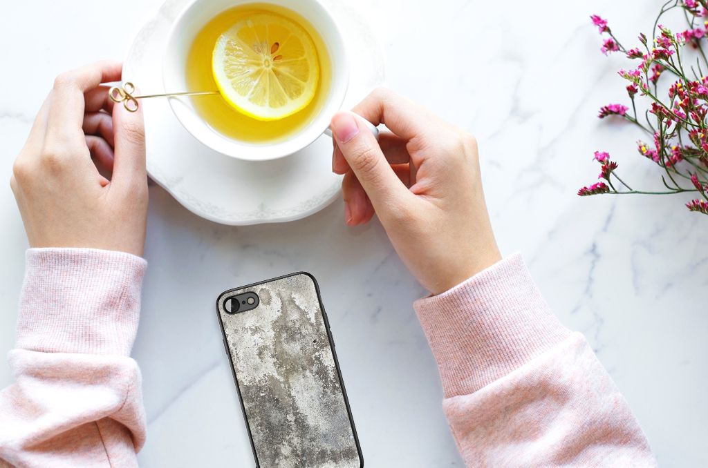 iPhone SE 2022 | SE 2020 | 7/8 Marmeren Print Telefoonhoesje Beton Print met een hand en thee.