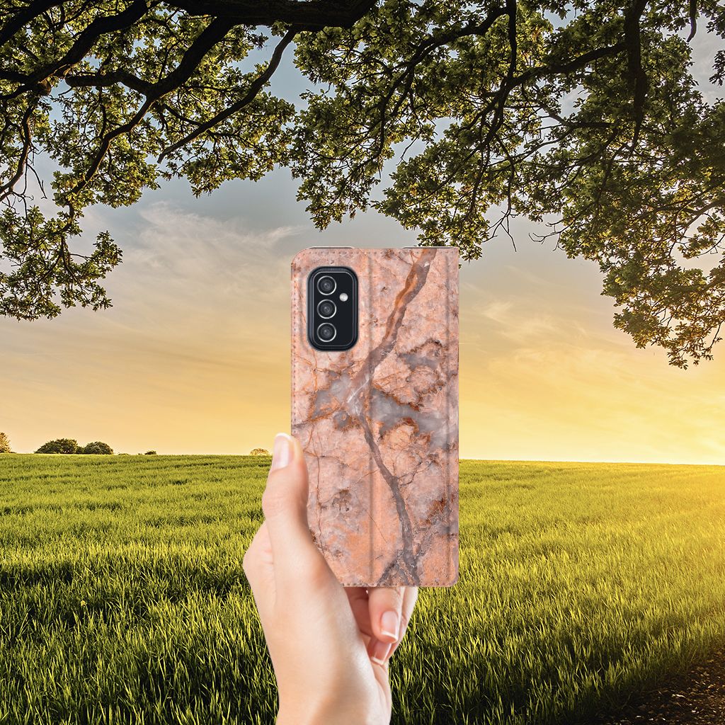 Samsung Galaxy M52 Standcase Marmer Oranje - B2C Telecom
