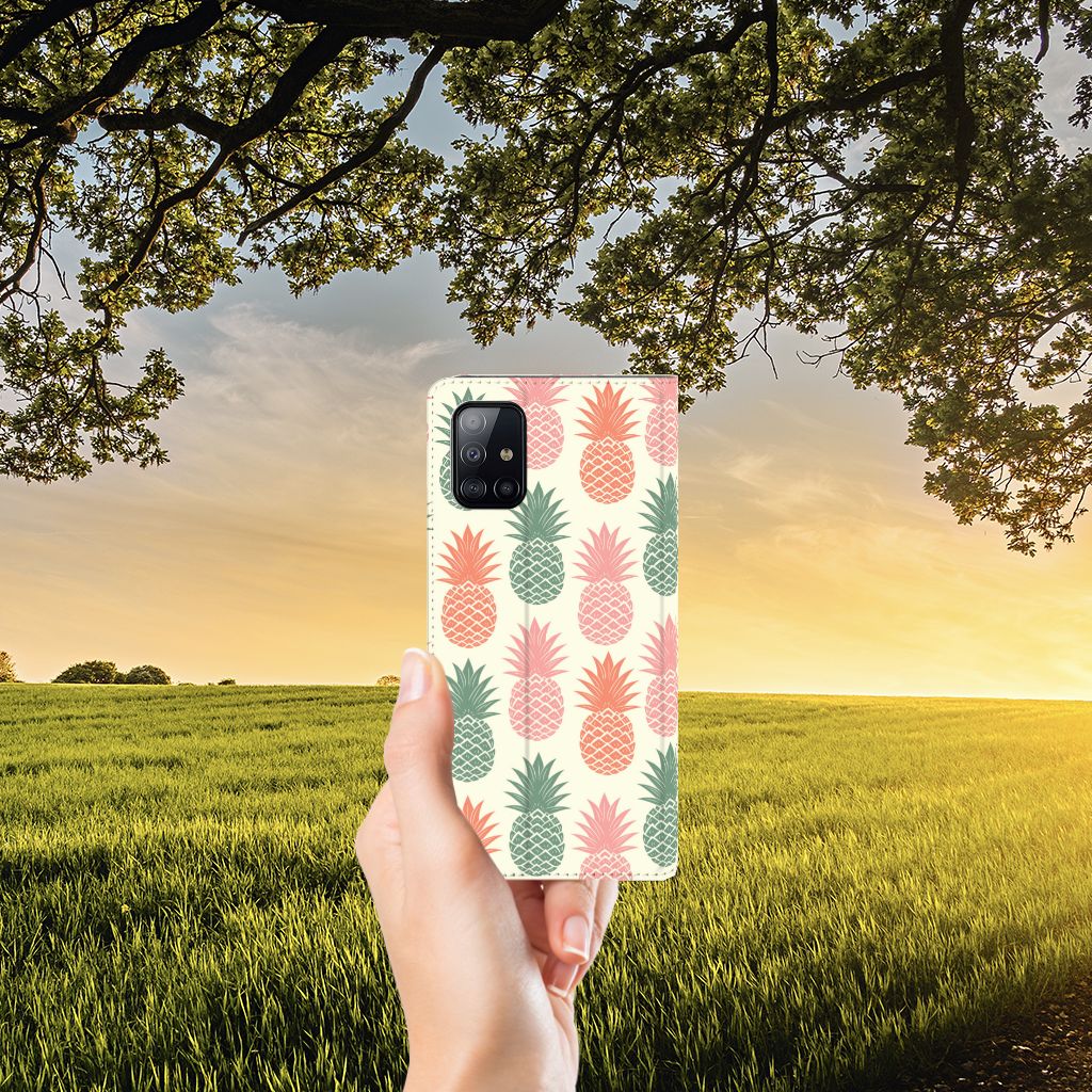 Samsung Galaxy A71 Flip Style Cover Ananas - B2C Telecom