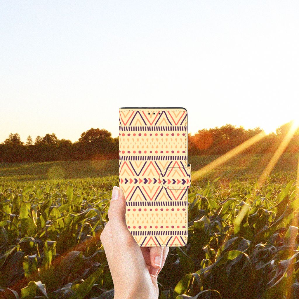 Motorola Edge 20 Lite Telefoon Hoesje Aztec Yellow