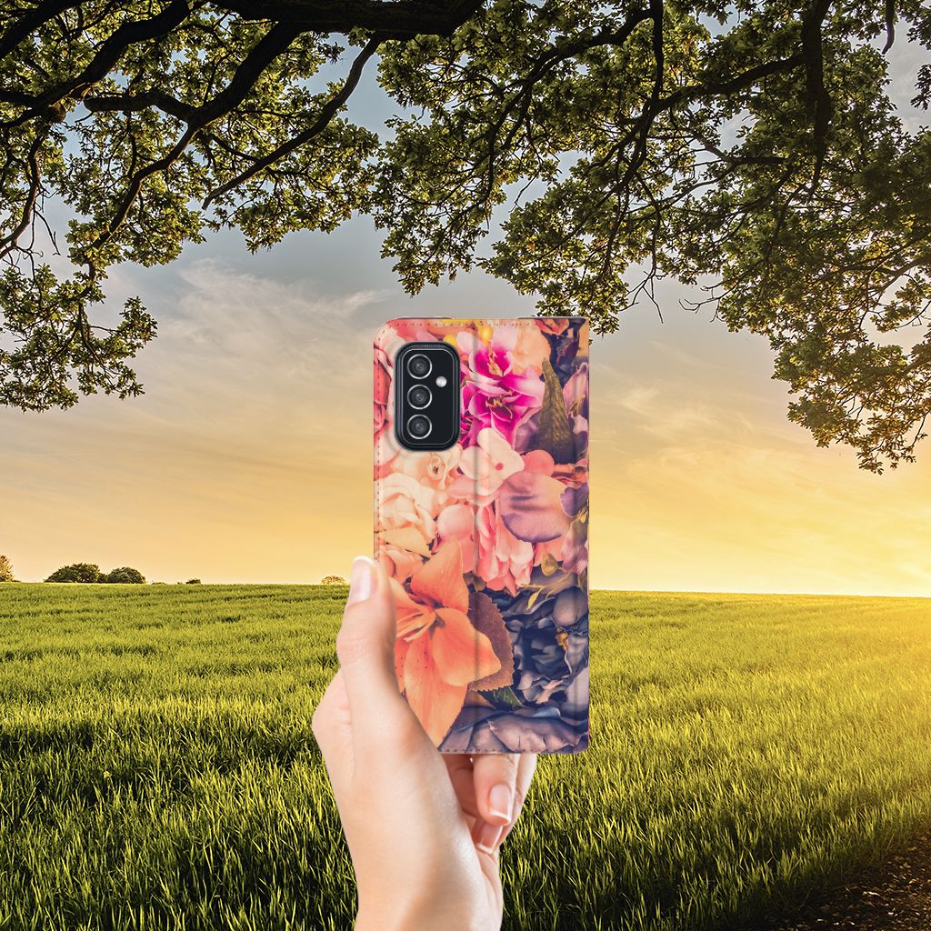 Samsung Galaxy M52 Smart Cover Bosje Bloemen - B2C Telecom