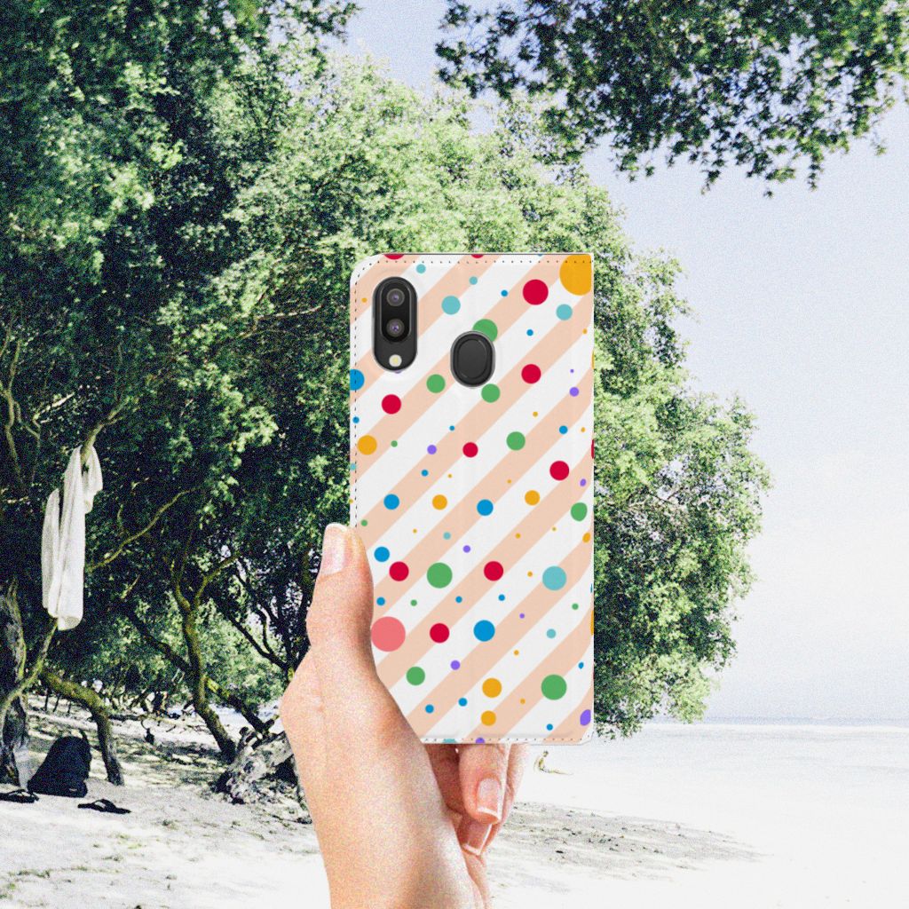 Samsung Galaxy M20 Hoesje met Magneet Dots