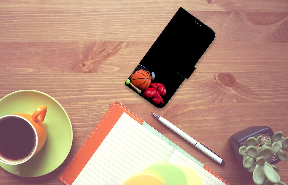 Motorola Moto G60s Wallet Case met Pasjes Sports met sport afbeeldingen op een houten tafel