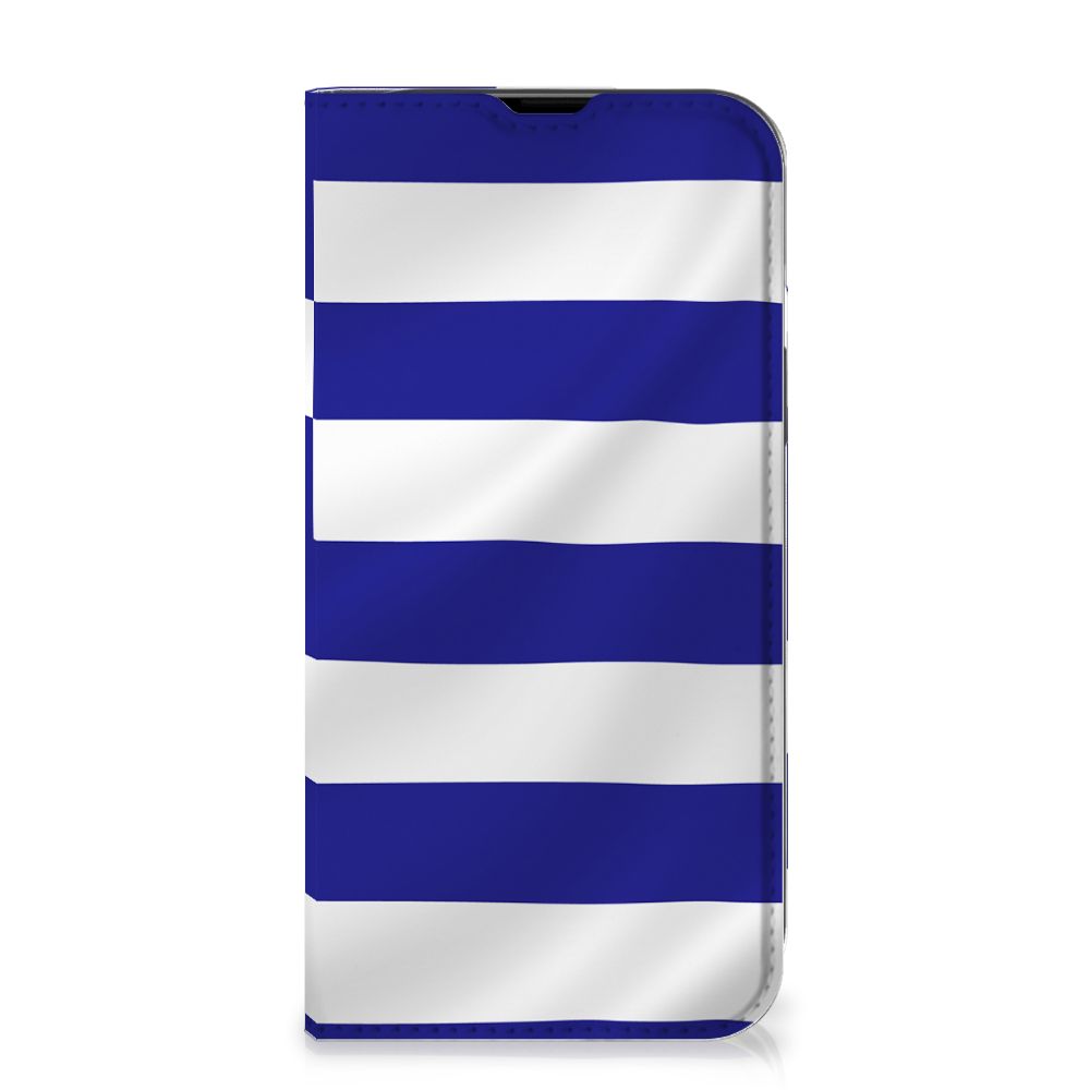 iPhone 14 Standcase Griekenland met blauwe en witte strepen, perfect voor vlaggenliefhebbers đŦđˇ.