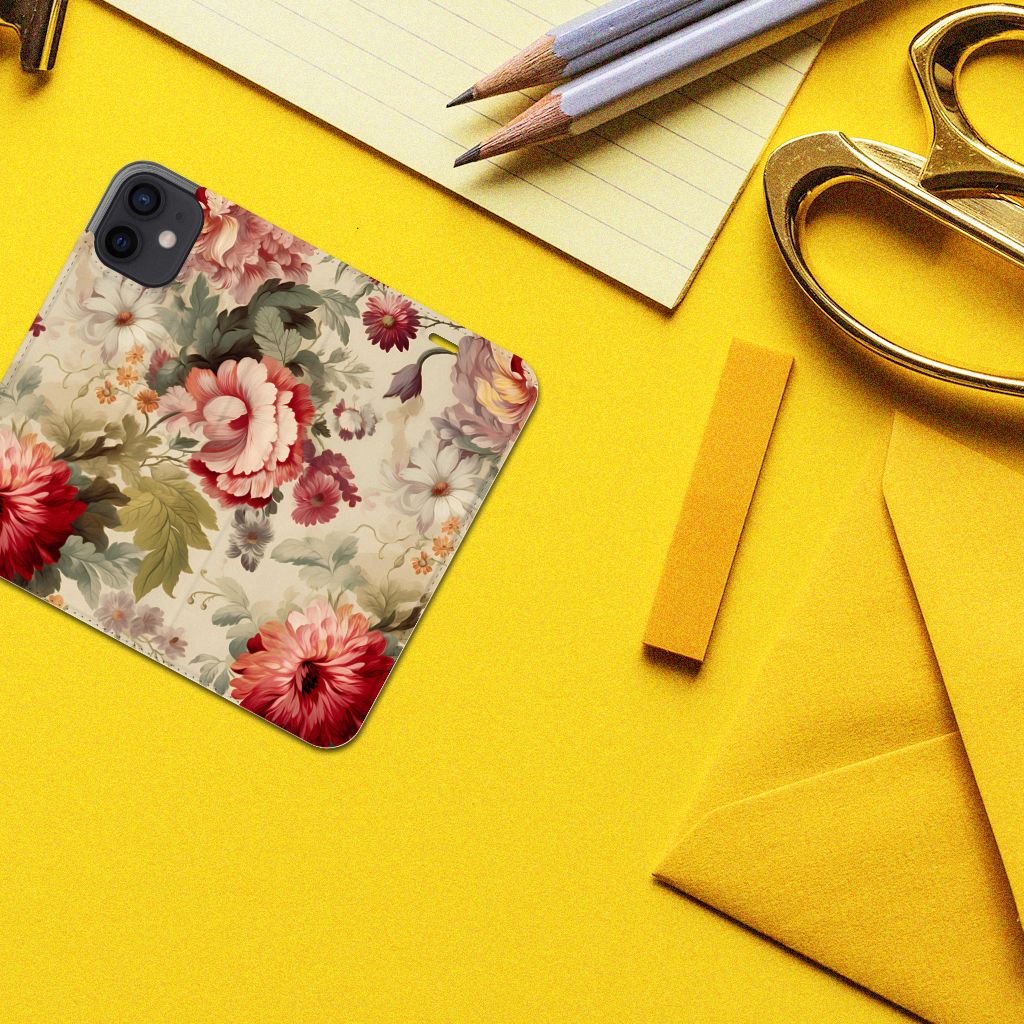 Smart Cover voor iPhone 12 Mini Bloemen op een gele achtergrond met schaar en notitieboekje.