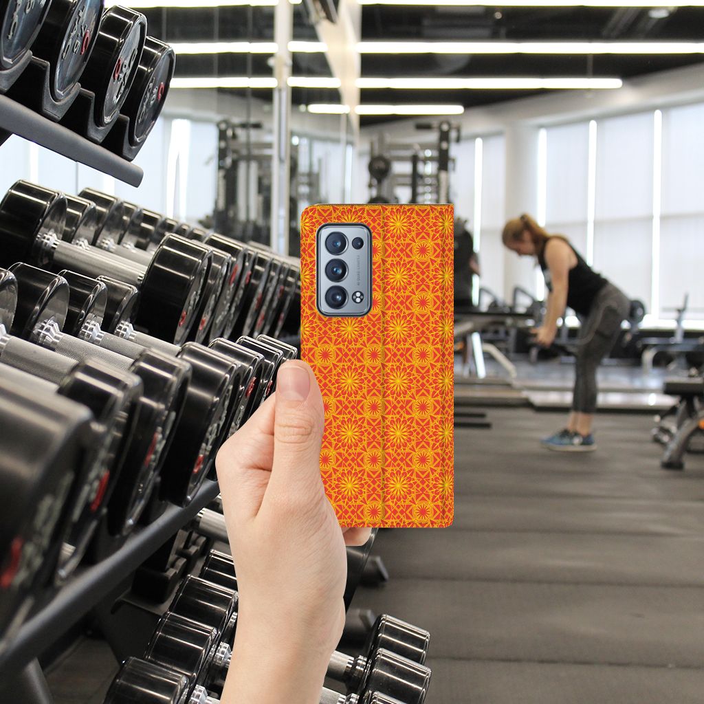 OPPO Reno 6 Pro Plus 5G Hoesje met Magneet Batik Oranje - B2C Telecom