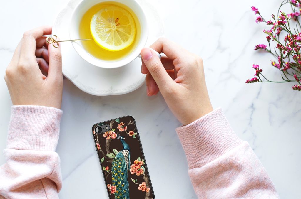 iPhone SE 2022 | SE 2020 | 7/8 Dierenprint Telefoonhoesje Pauw met Bloemen met een kopje thee en citroen.