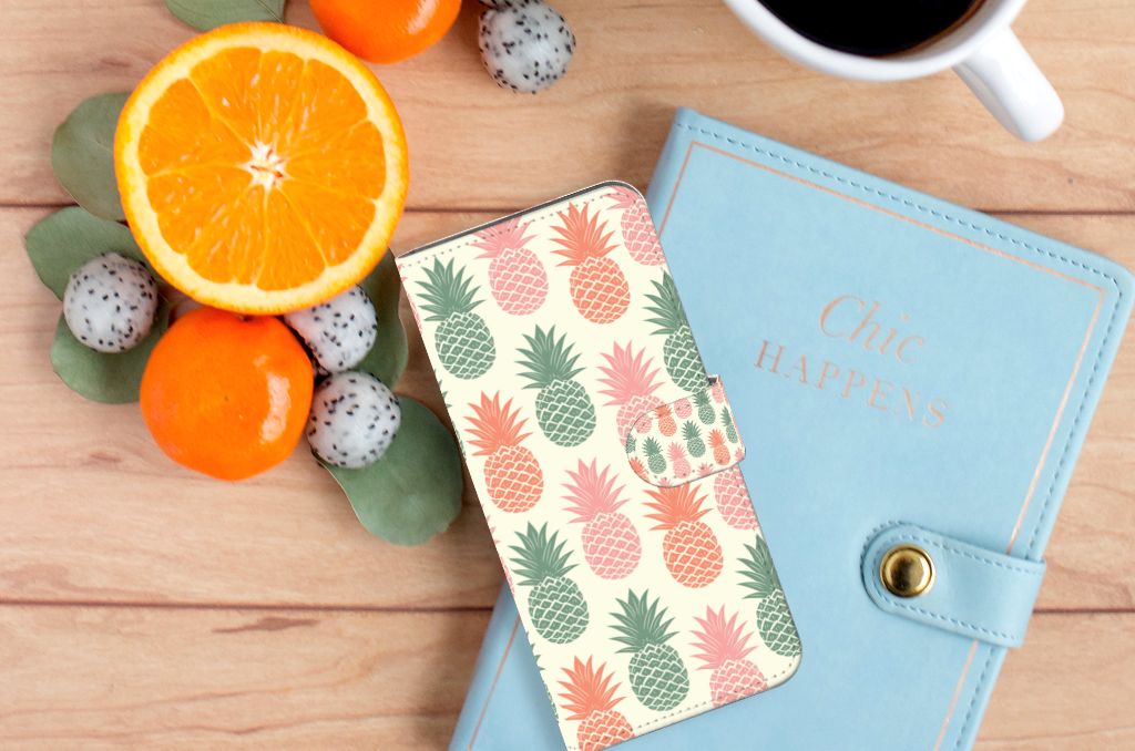 Motorola Edge 20 Lite Book Cover Ananas