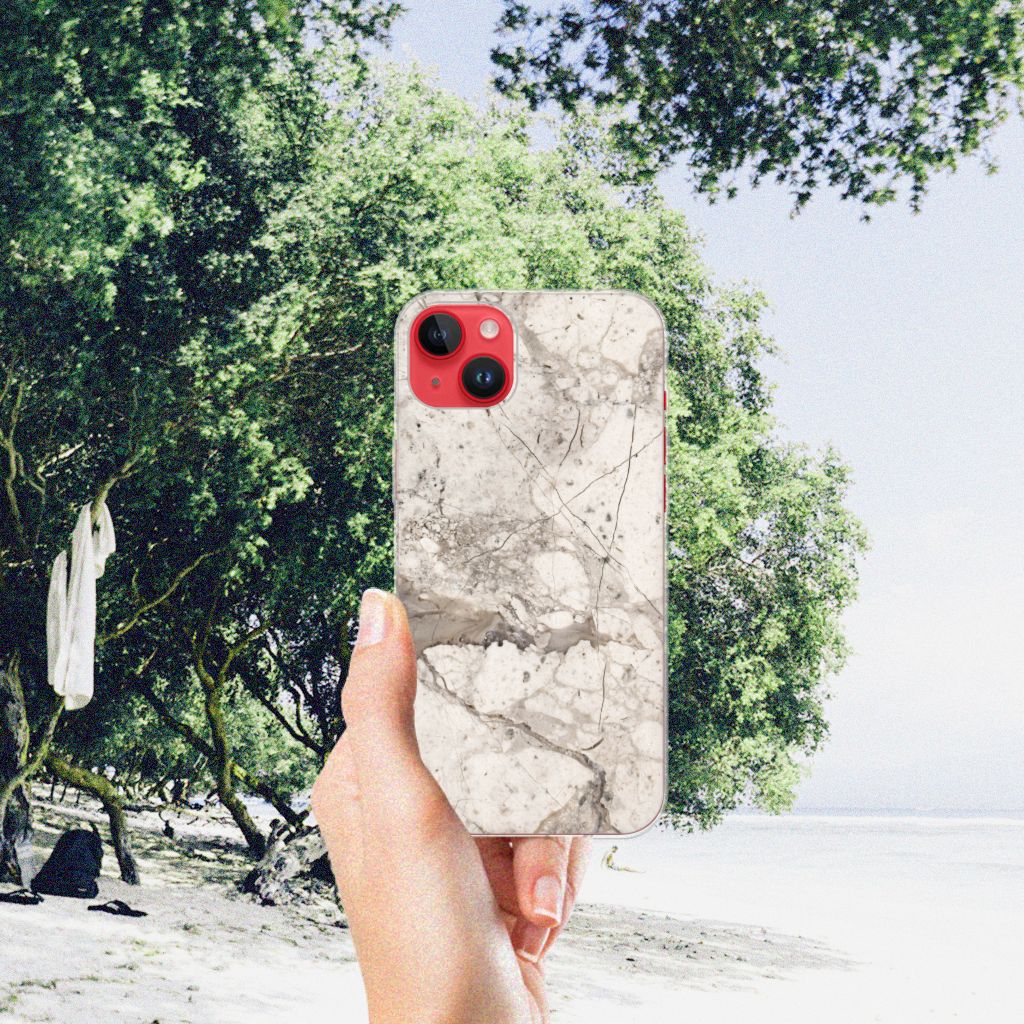 iPhone 14 Plus TPU Siliconen Hoesje Marmer Beige met een marmerachtige afwerking in een natuurlijke omgeving đŋ