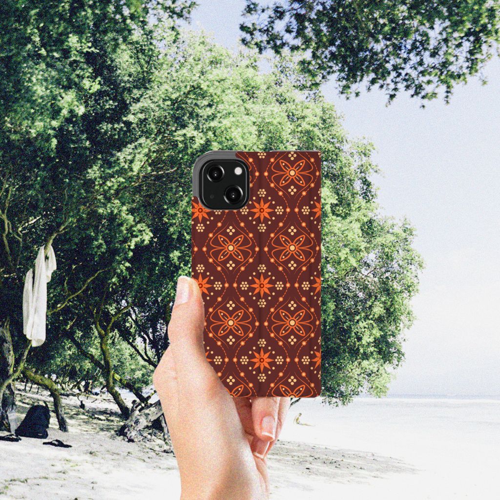 iPhone 13 Hoesje met Magneet Batik Brown