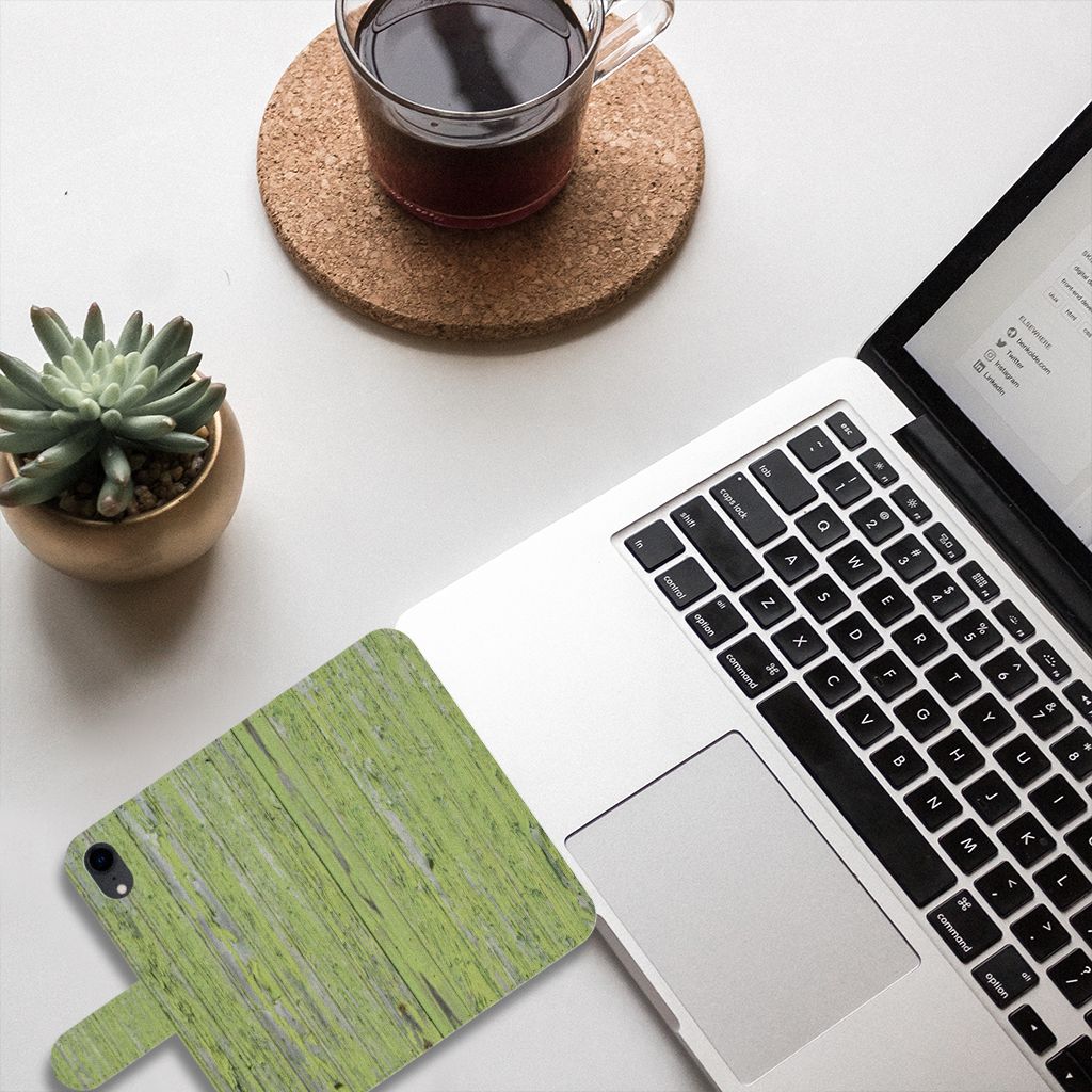Apple iPhone Xr Book Style Case Green Wood