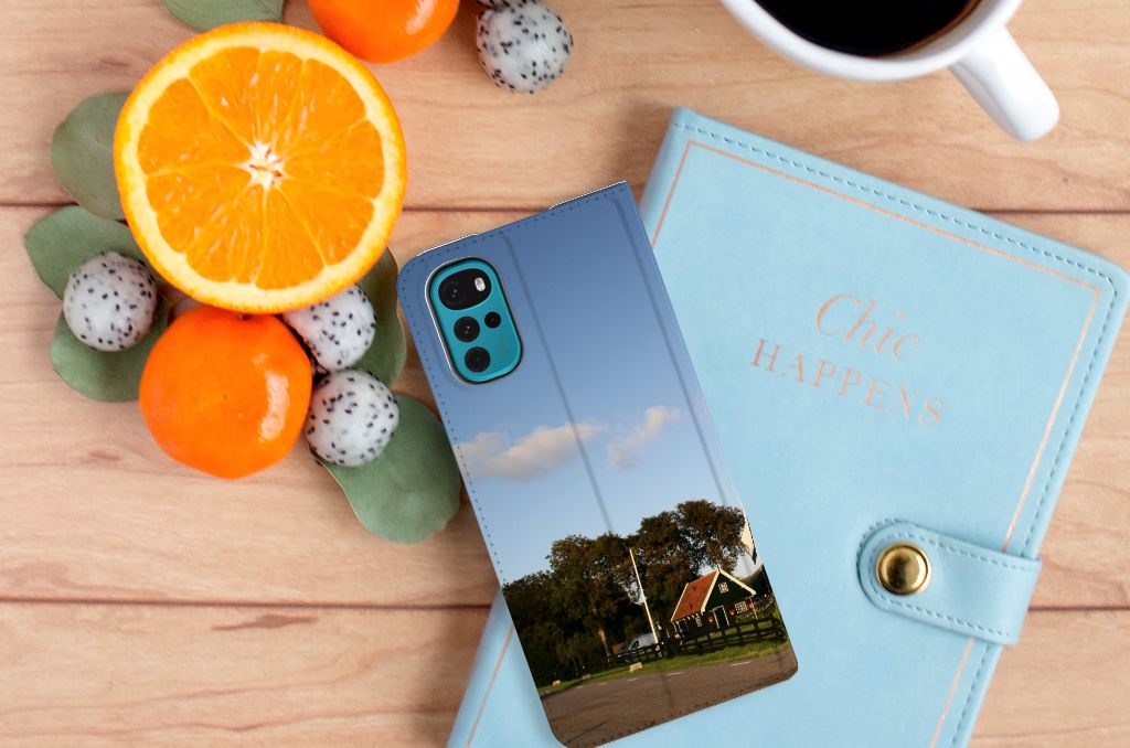 Motorola Moto G22 Book Cover Molen - B2C Telecom