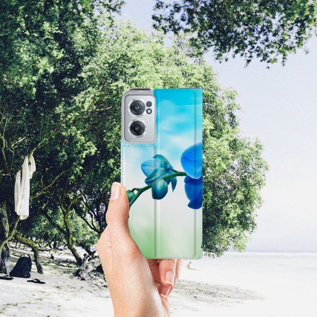 OnePlus Nord CE 2 5G Smart Cover Orchidee Blauw - Cadeau voor je Moeder - B2C Telecom