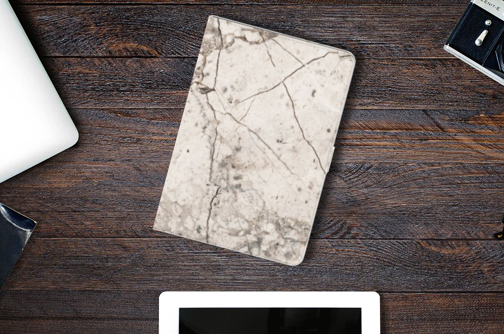 Leuk Tablet hoesje Marmer Beige - lifestylefoto
