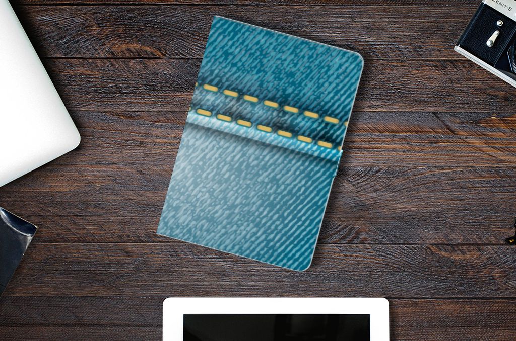 Tablet Hoes met standaard Jeans - lifestylefoto