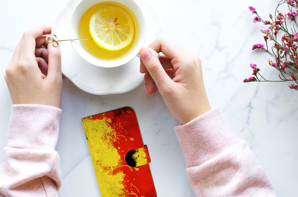 iPhone 15 Bookstyle Case België design kleur geel oranje aanzicht