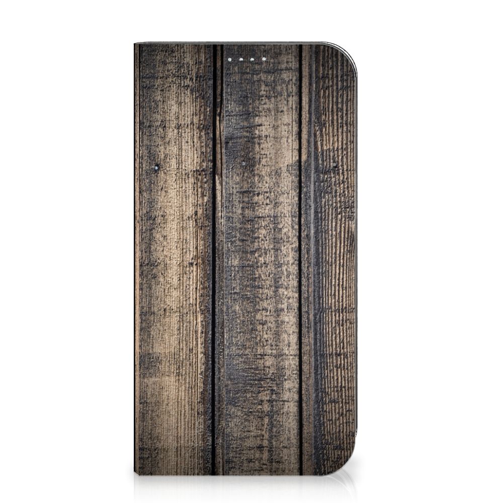 iPhone 15 Plus Book Wallet Case Steigerhout met een karakteristieke steigerhout print.