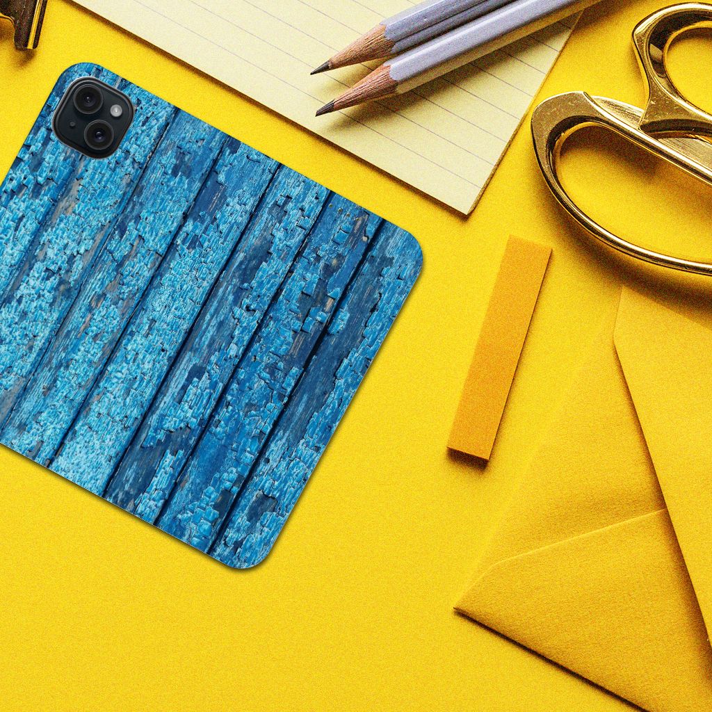 iPhone 15 Plus Book Wallet Case Wood Blue met blauw afgebladderd hout design. Perfect voor jouw telefoon! đą