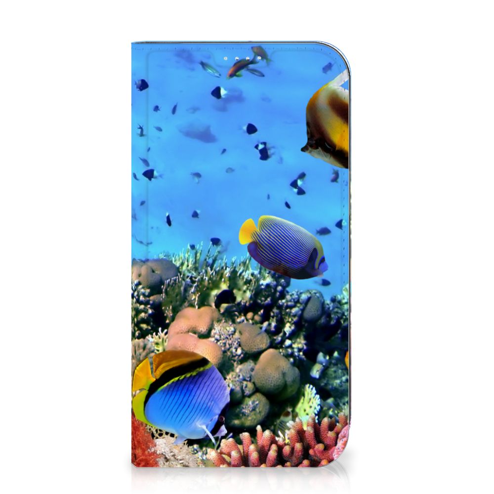 iPhone 15 Plus Hoesje maken Vissen met kleurrijke tropische vissen en koraal, perfect voor liefhebbers van de zee đ.