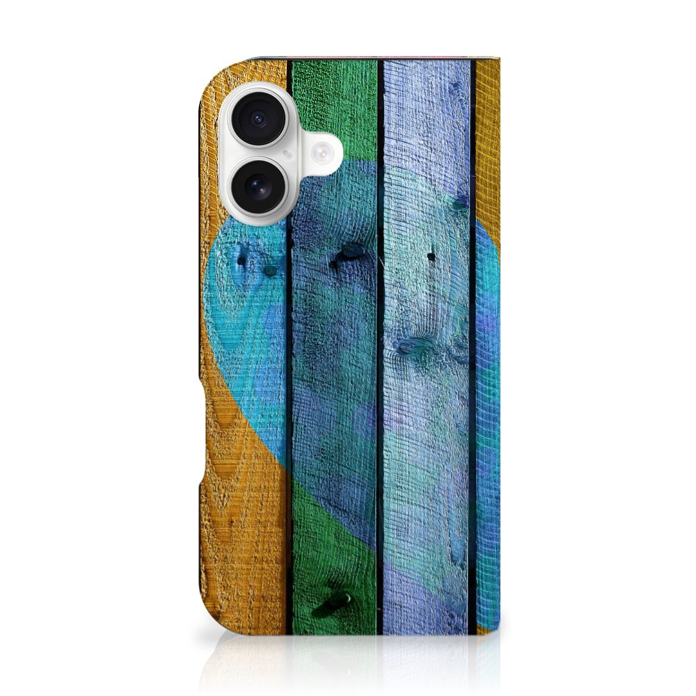iPhone 16 Book Wallet Case Wood Heart - Cadeau voor je Vriend designnaam voorkant