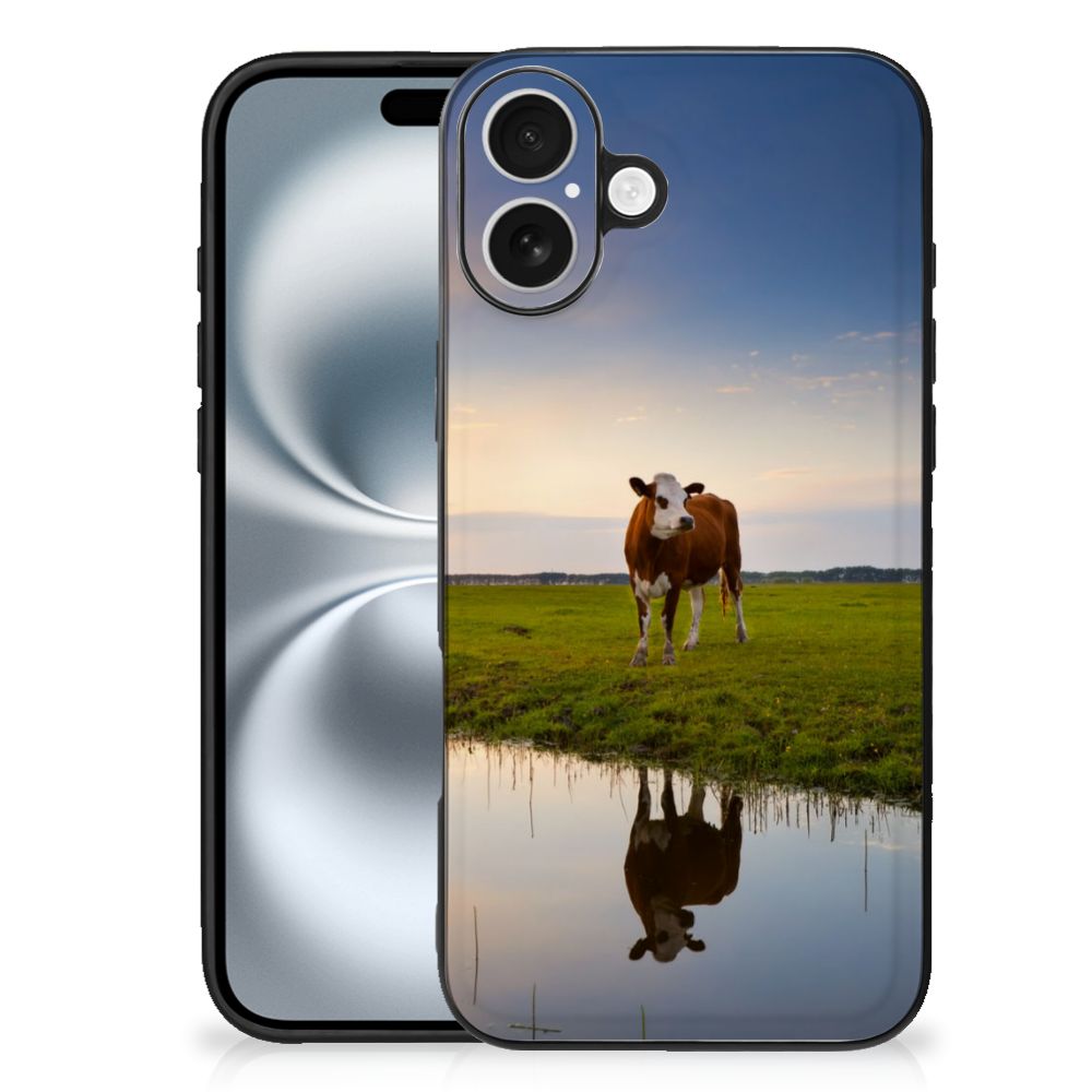Apple iPhone 16 Plus Dierenprint Telefoonhoesje Koe Koe reflectie grasveld achtergrond